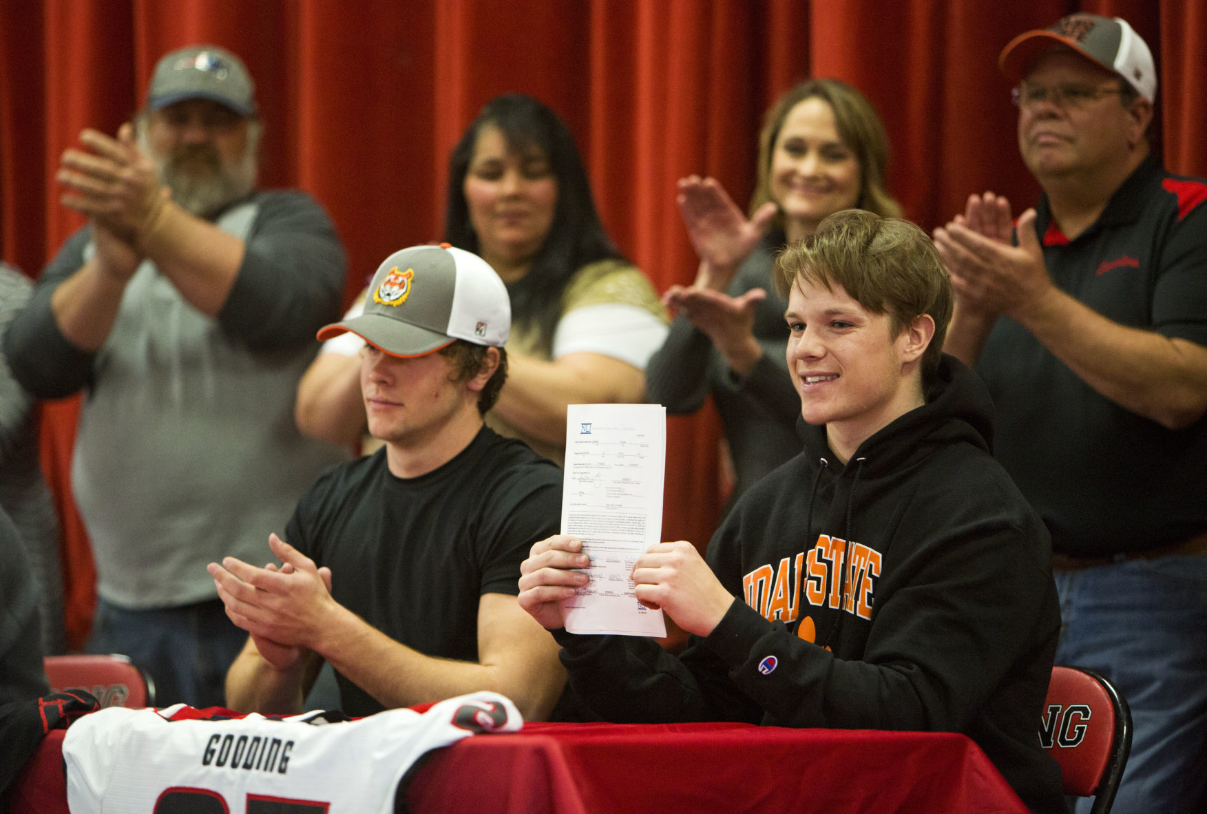 Gooding football signing